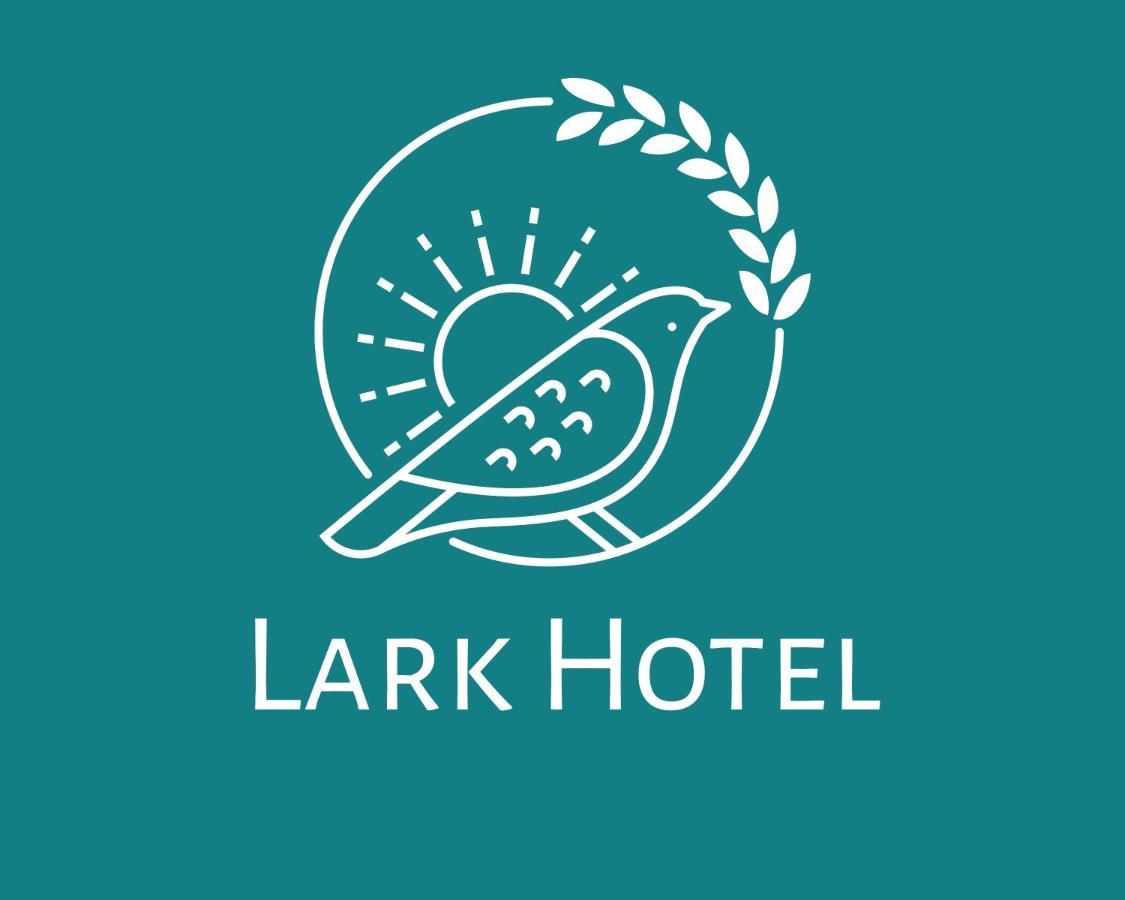 Lark Hotel Dar es Salaam Bagian luar foto