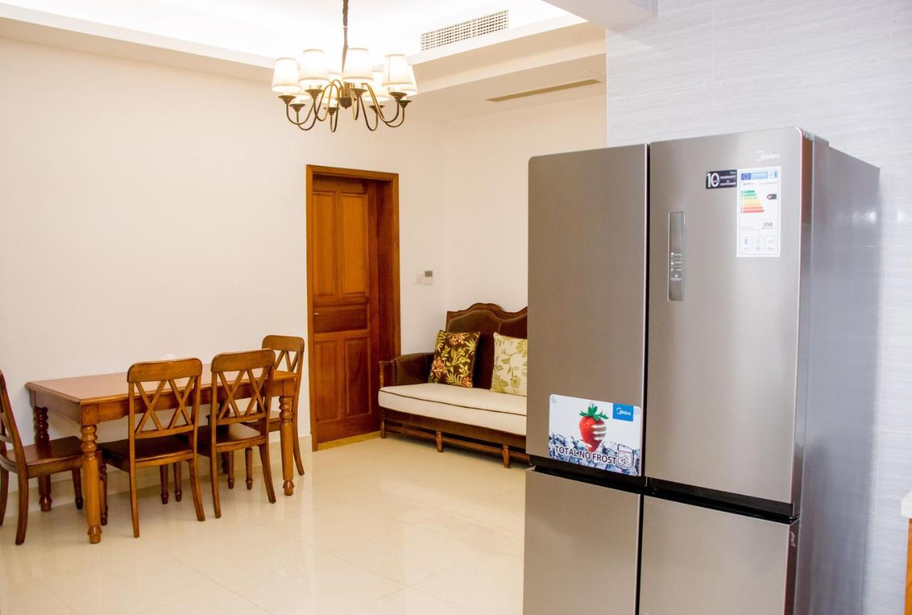 Lark Hotel Dar es Salaam Bagian luar foto