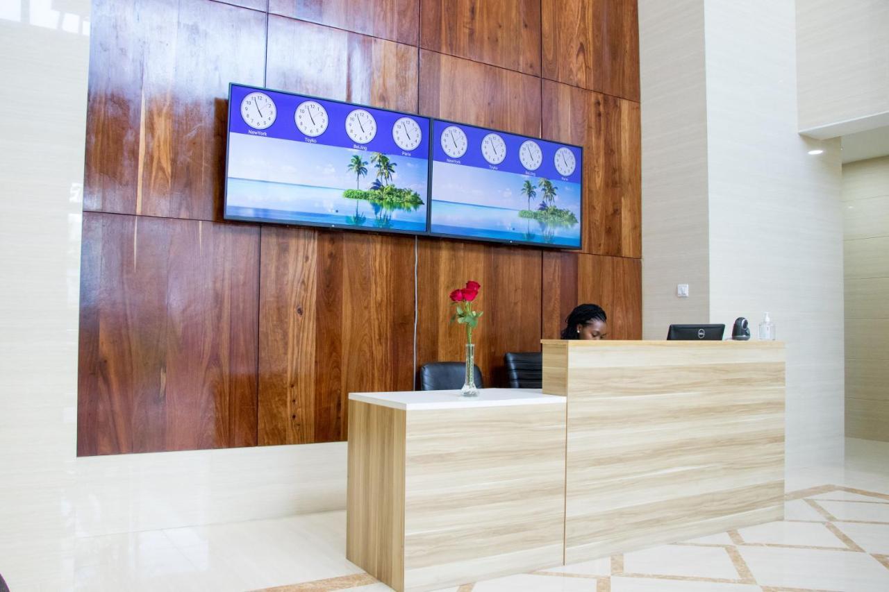 Lark Hotel Dar es Salaam Bagian luar foto