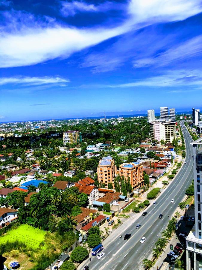 Lark Hotel Dar es Salaam Bagian luar foto