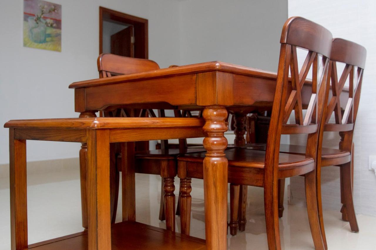 Lark Hotel Dar es Salaam Bagian luar foto