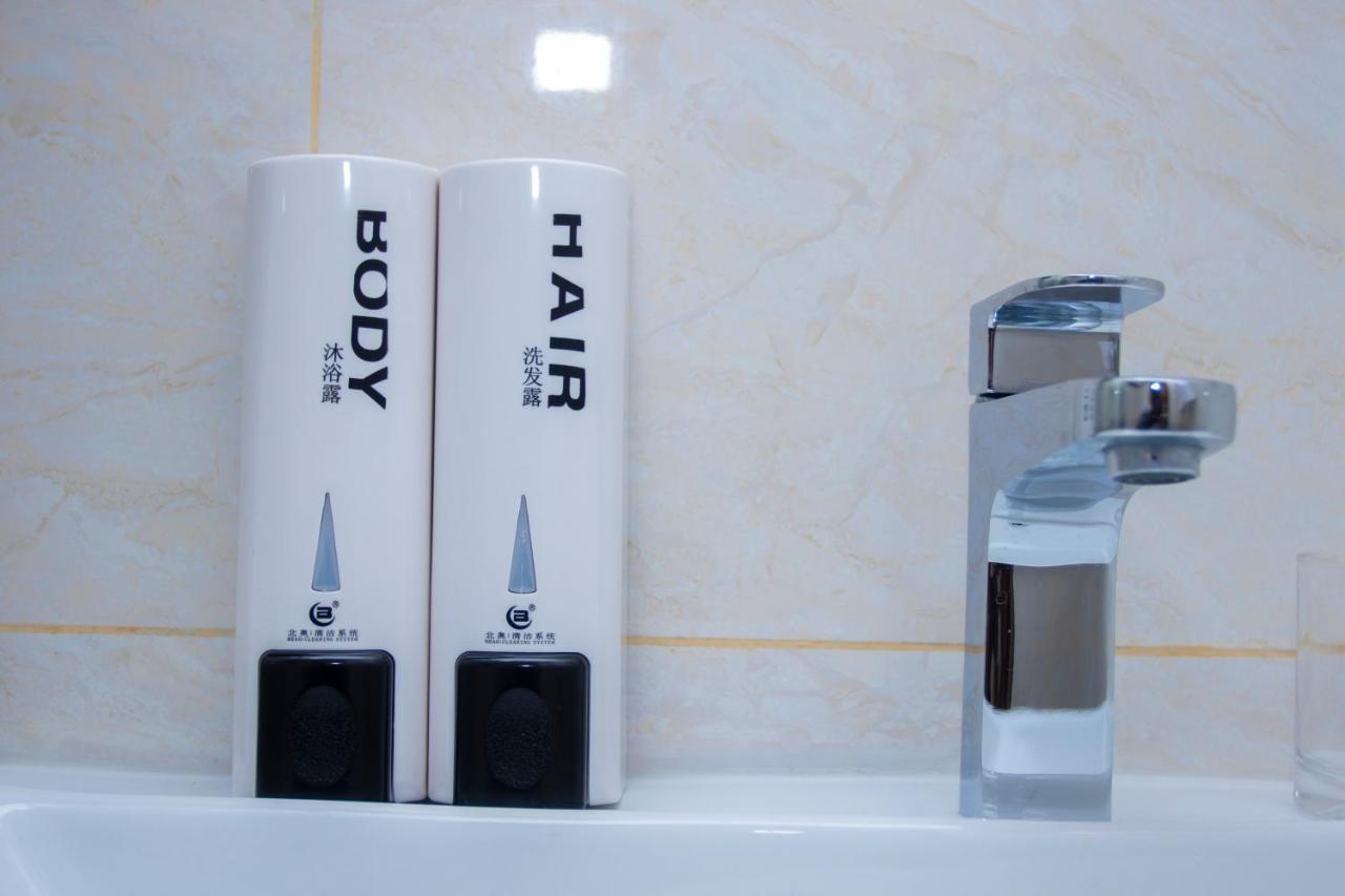 Lark Hotel Dar es Salaam Bagian luar foto
